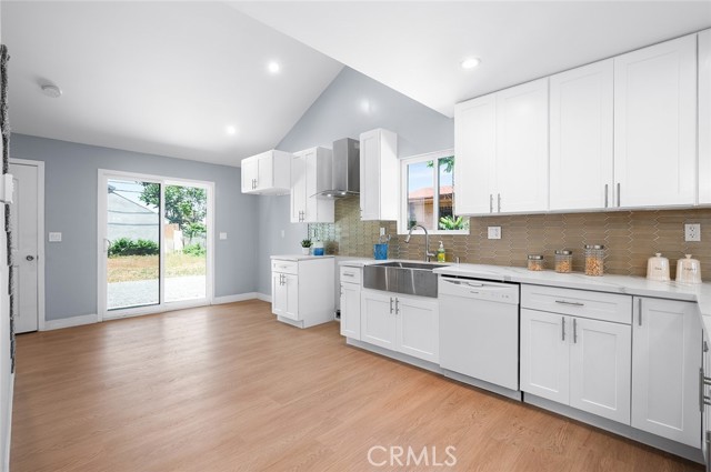 1223 W 90th Street, Los Angeles CA: https://media.crmls.org/medias/65a01cc9-de64-4f21-a294-466661392d97.jpg