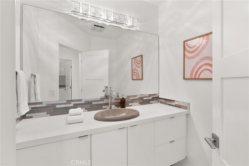 MLS #OC25199426 image #24