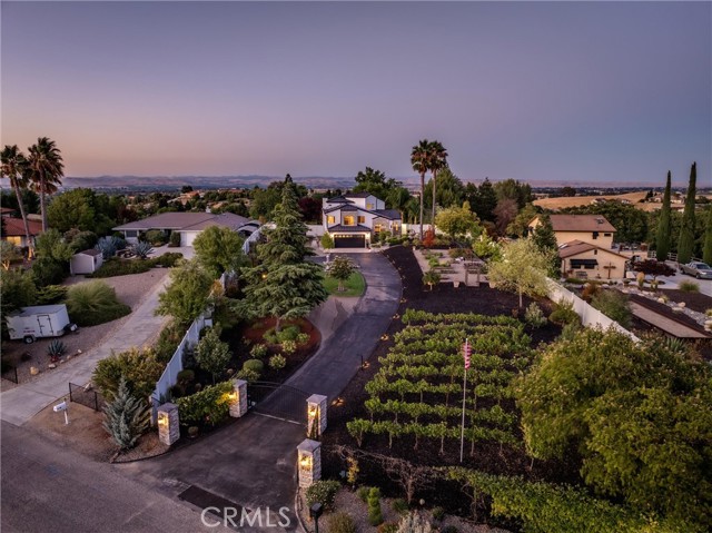 Detail Gallery Image 1 of 73 For 925 Osos Way, Paso Robles,  CA 93446 - 3 Beds | 2/1 Baths