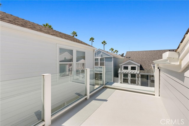 45 Drake Street, Newport Beach CA: https://media.crmls.org/medias/65a195d2-7344-45ab-868c-8a3e0099bb43.jpg