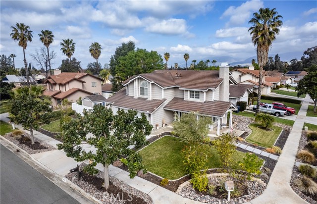 1605 Lisa Lane, Redlands CA: https://media.crmls.org/medias/65a1fd4d-61ba-4191-b8c1-7b80bc2f6e3d.jpg