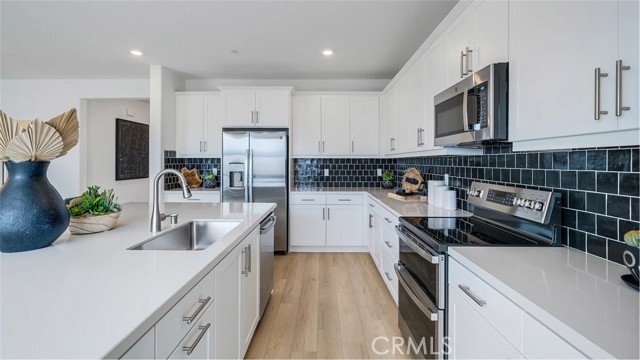Detail Gallery Image 3 of 28 For 31108 Vega St, Menifee,  CA 92584 - 5 Beds | 3 Baths