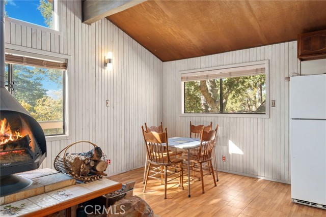 Detail Gallery Image 6 of 21 For 24837 Logan Creek Rd, Idyllwild,  CA 92549 - 2 Beds | 1/1 Baths