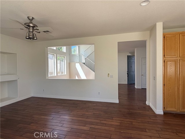Detail Gallery Image 5 of 22 For 26506 Isabella, Canyon Country,  CA 91351 - 3 Beds | 3 Baths