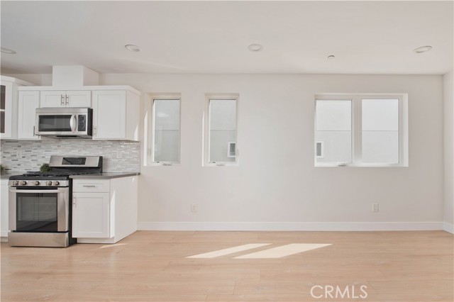 Detail Gallery Image 8 of 19 For 635 N Harvard Bld #635.50,  Los Angeles,  CA 90004 - 2 Beds | 1 Baths