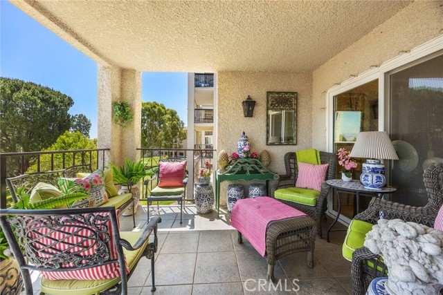 4007 Calle Sonora Oeste, Laguna Woods CA: https://media.crmls.org/medias/65a54fd7-3fac-4834-85b9-23aa925f502b.jpg