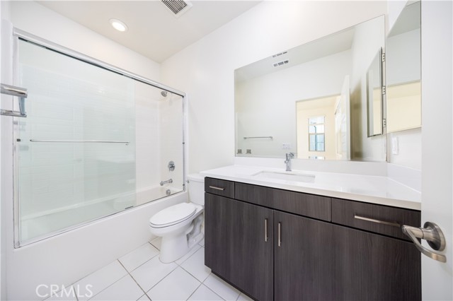 Detail Gallery Image 20 of 30 For 222 Harringay, Irvine,  CA 92618 - 3 Beds | 3/1 Baths