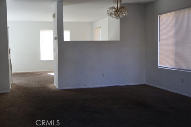 Detail Gallery Image 4 of 12 For 14065 Mare Ln, Victor Valley,  CA 92394 - 4 Beds | 2 Baths