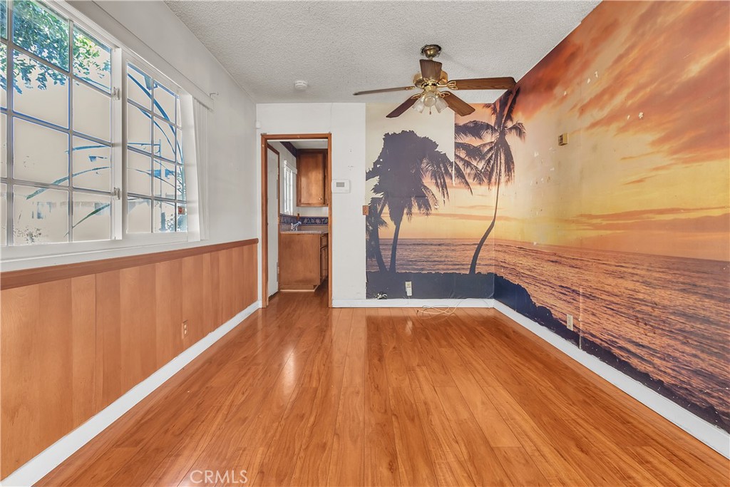 https://media.crmls.org/medias/65a6c7ae-12b4-4edc-9973-1f683a542a09.jpg?preset=X-Large