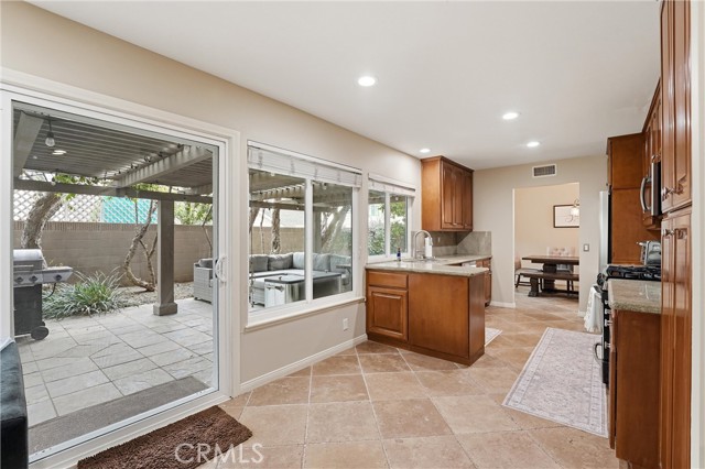Detail Gallery Image 20 of 52 For 1513 Glenn Cir, Placentia,  CA 92870 - 4 Beds | 2/1 Baths