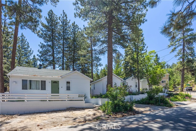 Detail Gallery Image 1 of 48 For 784 Berkley Ln, Big Bear Lake,  CA 92315 - 8 Beds | 6 Baths