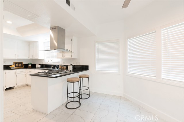 Detail Gallery Image 16 of 75 For 2205 Clark Ln a,  Redondo Beach,  CA 90278 - 3 Beds | 2/1 Baths