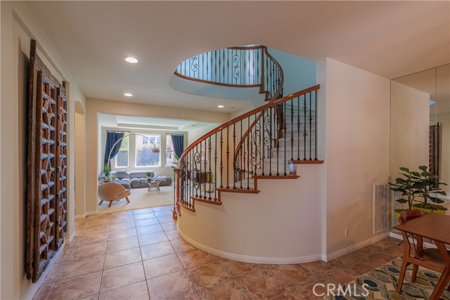 22 Modesto, Irvine CA: https://media.crmls.org/medias/65a87a17-82b6-4a8d-873f-75482188a5a2.jpg