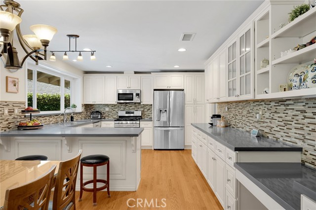 Detail Gallery Image 14 of 45 For 1627 Oak Tree Lane, Glendora,  CA 91741 - 3 Beds | 2/1 Baths