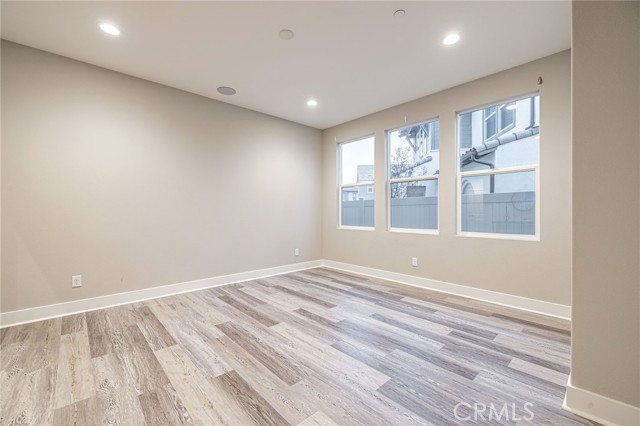 Detail Gallery Image 8 of 67 For 25035 Hidden Willow, Canyon Country,  CA 91387 - 5 Beds | 4 Baths