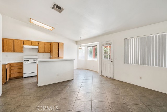 Detail Gallery Image 12 of 33 For 16205 Seville Ave, Fontana,  CA 92335 - 4 Beds | 2 Baths