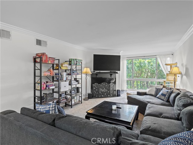 12720 Burbank Boulevard, Valley Village CA: https://media.crmls.org/medias/65abd577-c37b-4ec3-8fd7-9e181271ad5c.jpg