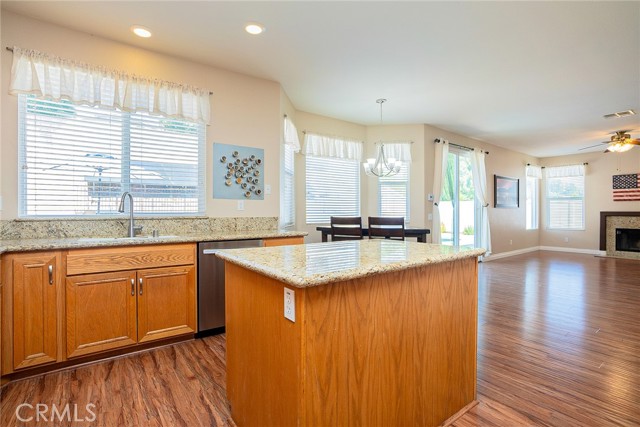Detail Gallery Image 15 of 59 For 3296 Greystone Rd, San Bernardino,  CA 92407 - 6 Beds | 3 Baths