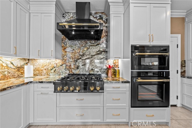 32409 Favara Drive, Temecula CA: https://media.crmls.org/medias/65ac5455-92e1-49be-a0ac-76bb76672701.jpg