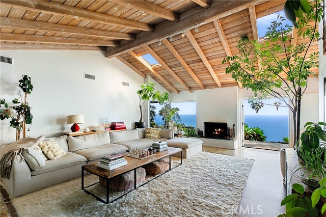 Detail Gallery Image 4 of 45 For 3662 Sweetwater Canyon Dr, Malibu,  CA 90265 - 3 Beds | 2 Baths