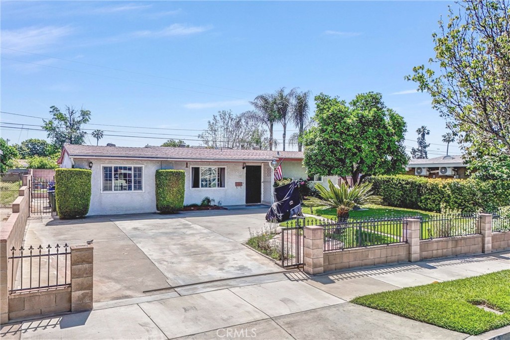 752 Calaveras Avenue
