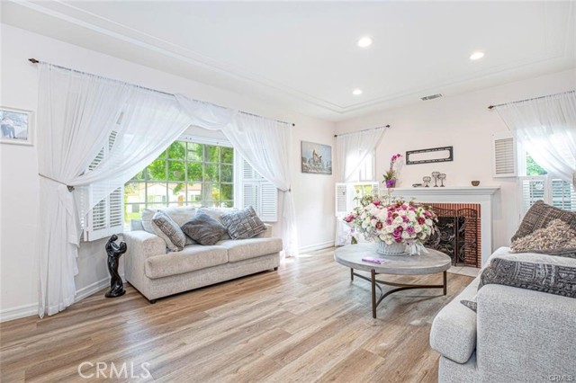 Detail Gallery Image 8 of 44 For 2313 Hollister, Glendale,  CA 91206 - 3 Beds | 2 Baths