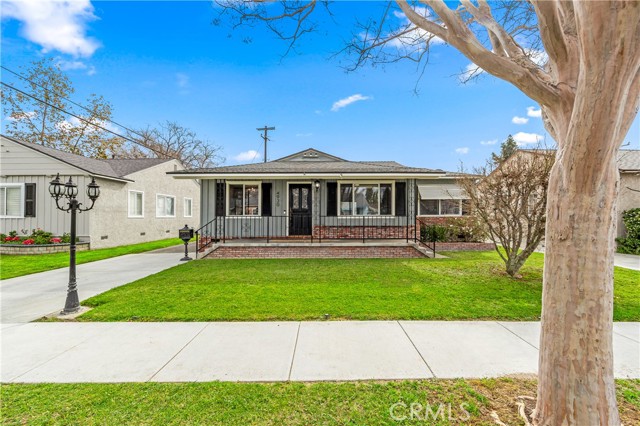Detail Gallery Image 2 of 34 For 4930 Mamie, Lakewood,  CA 90713 - 3 Beds | 2 Baths