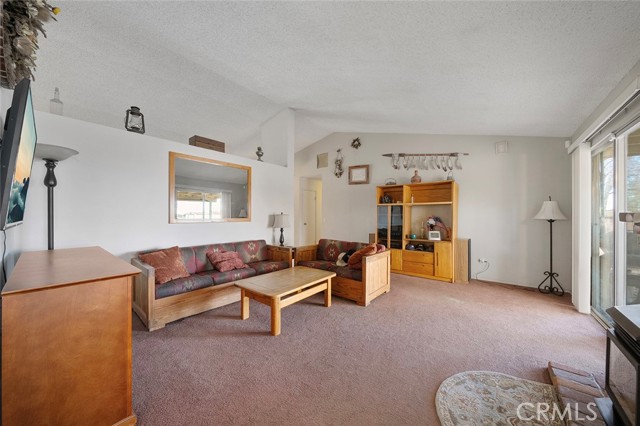 Detail Gallery Image 9 of 33 For 10217 Mount Shasta, Hesperia,  CA 92345 - 3 Beds | 2 Baths