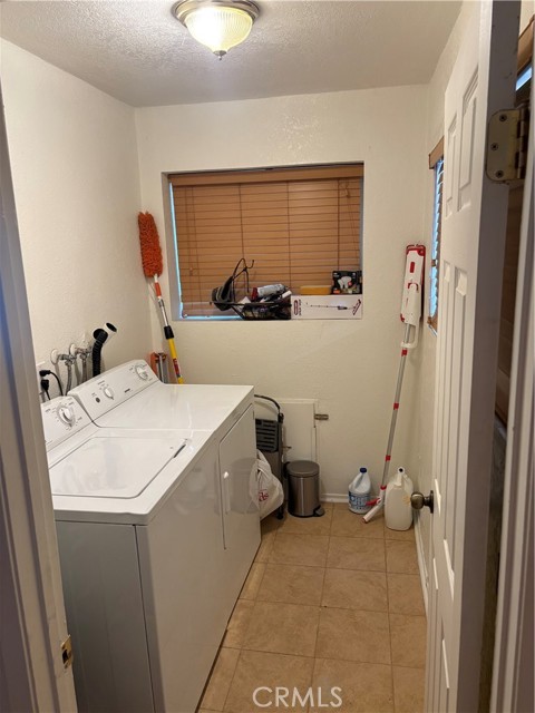 24166 Zurich Drive, Crestline CA: https://media.crmls.org/medias/65adf761-49ff-423e-a1f5-4cf19083424e.jpg