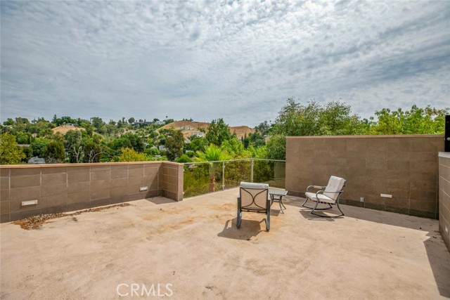 22619 Holanda Road, Woodland Hills CA: https://media.crmls.org/medias/65af1e27-a93a-4047-bf39-4dba2301c767.jpg