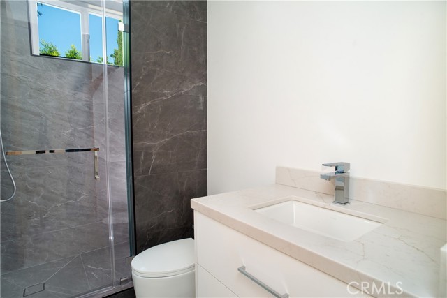 16833 Otsego Street, Encino CA: https://media.crmls.org/medias/65af950e-b48a-423d-bff2-dd2e4d35d5bb.jpg