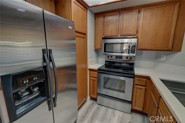 Detail Gallery Image 14 of 40 For 310 Lake St #213,  Huntington Beach,  CA 92648 - 2 Beds | 2 Baths