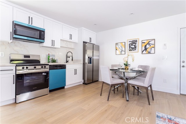 Detail Gallery Image 33 of 50 For 16235 Plummer, North Hills,  CA 91343 - 7 Beds | 5 Baths