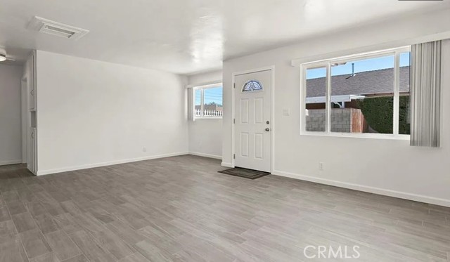 Detail Gallery Image 8 of 9 For 45122 Date, Lancaster,  CA 93534 - 3 Beds | 2 Baths