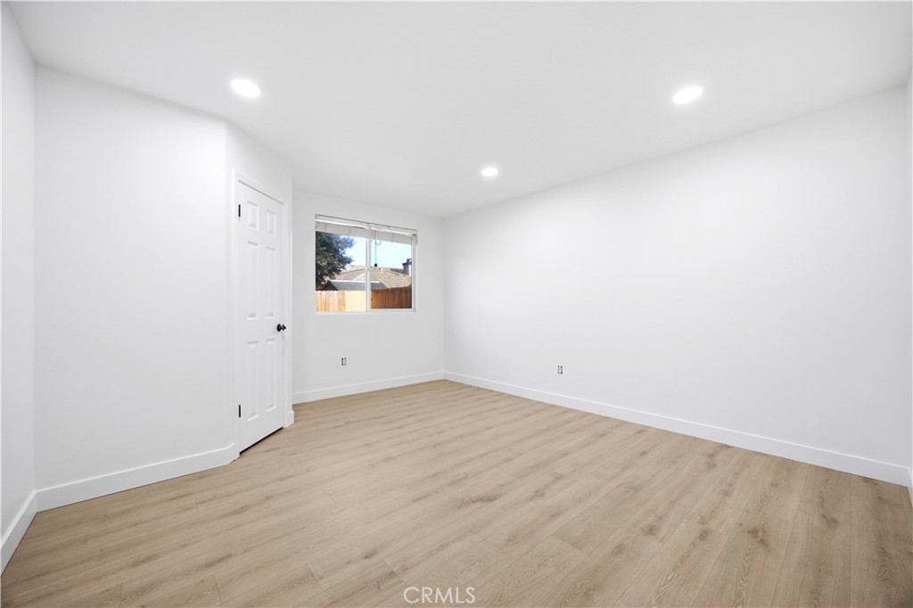 https://media.crmls.org/medias/65b1602c-38e5-4992-aaa3-6659e0406070.jpg?preset=X-Large