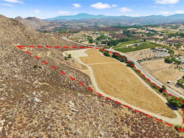 36520 E Benton Road, Temecula CA: https://media.crmls.org/medias/65b2145d-9e8d-493c-b8be-1dde7463e3c2.jpg