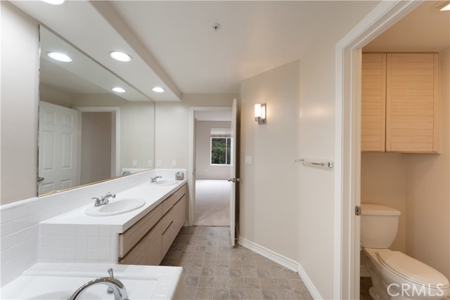 2253 Martin, Irvine CA: https://media.crmls.org/medias/65b2450e-8632-406a-9181-96bf94eb68d2.jpg