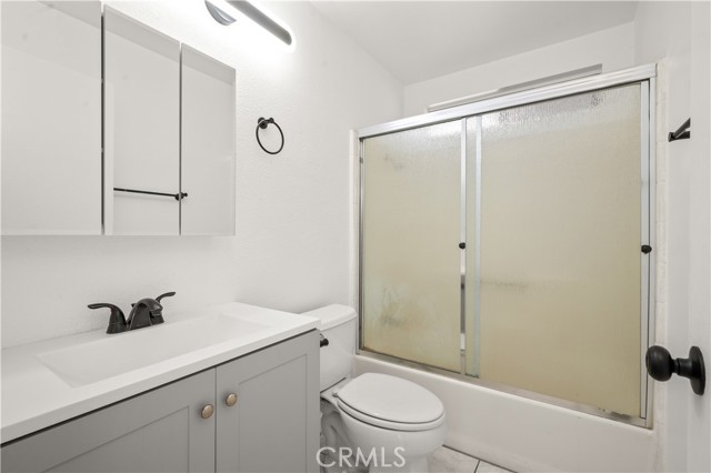 Detail Gallery Image 17 of 39 For 2343 E 17th #202,  Long Beach,  CA 90804 - 2 Beds | 2 Baths