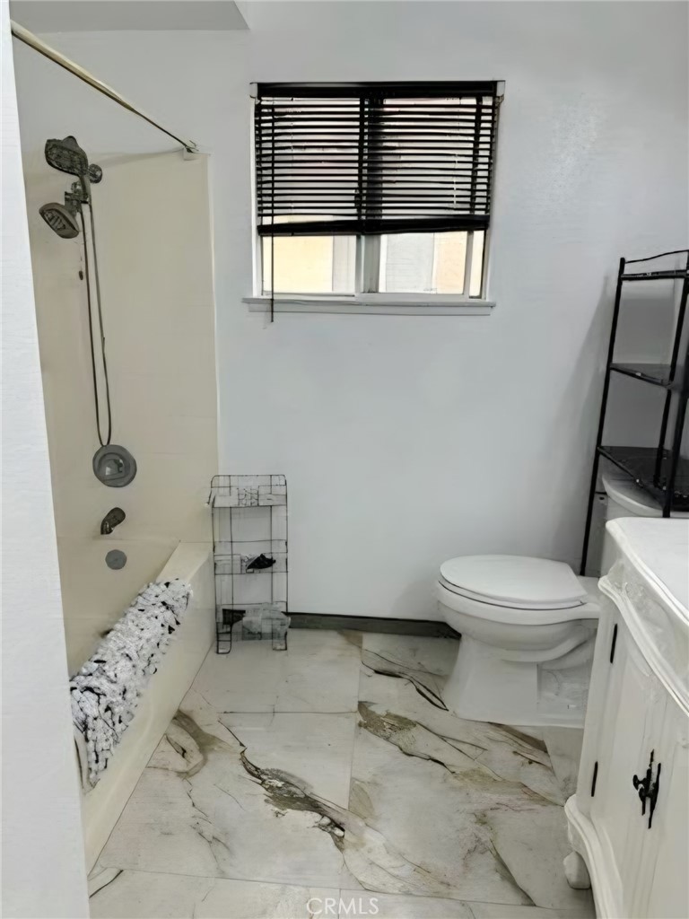 https://media.crmls.org/medias/65b24e28-1881-4ec4-ae42-cd27c2dbca58.jpg?preset=X-Large