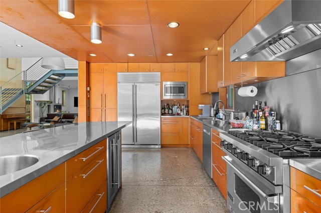 Detail Gallery Image 12 of 46 For 604 33rd St, Manhattan Beach,  CA 90266 - 4 Beds | 5/1 Baths