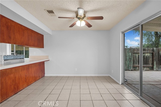 Detail Gallery Image 10 of 34 For 15400 Canyonstone Dr, Moreno Valley,  CA 92551 - 3 Beds | 2/1 Baths