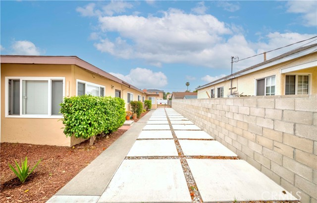 1442 W 220th St., Torrance CA: https://media.crmls.org/medias/65b4d1e2-6c1a-4593-acf2-214492322a6b.jpg