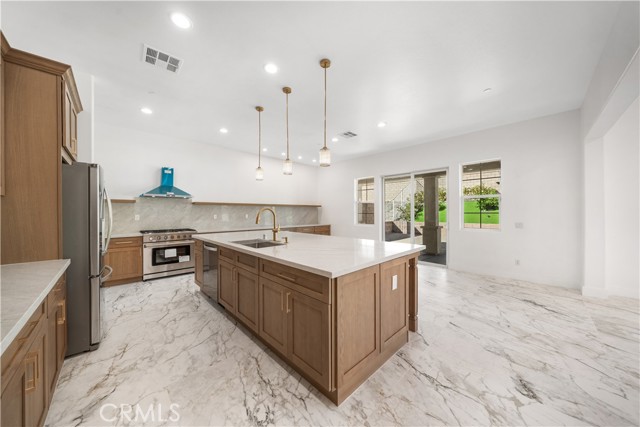 Detail Gallery Image 7 of 70 For 12210 Alamo, Rancho Cucamonga,  CA 91739 - 5 Beds | 4/1 Baths