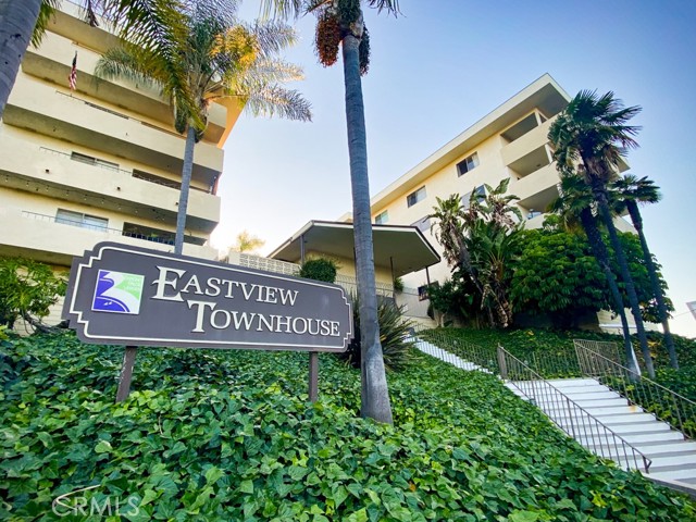 Exterior/main entrance. Eastview Townhouse.