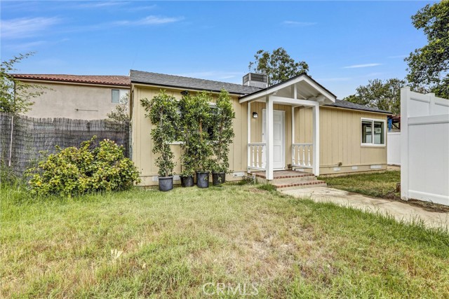 Detail Gallery Image 1 of 22 For 5657 Donna Ave, Tarzana,  CA 91356 - 2 Beds | 1 Baths