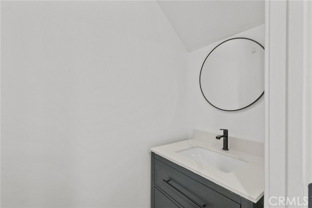 Detail Gallery Image 19 of 27 For 10500 Sunland Bld #4,  Sunland,  CA 91040 - 2 Beds | 2 Baths