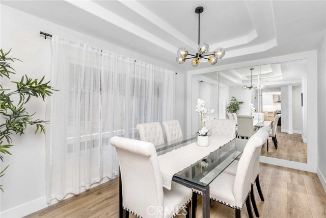 5923 Etiwanda Avenue, Tarzana CA: https://media.crmls.org/medias/65b71e8b-463f-483a-a456-9a1c2c4bd468.jpg