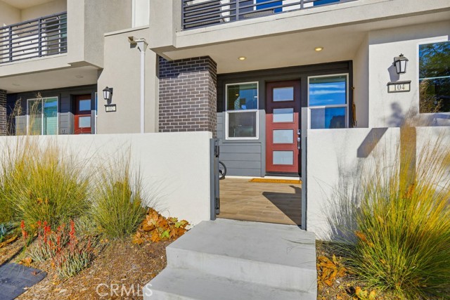 Detail Gallery Image 2 of 29 For 104 Restore, Irvine,  CA 92618 - 2 Beds | 2/1 Baths