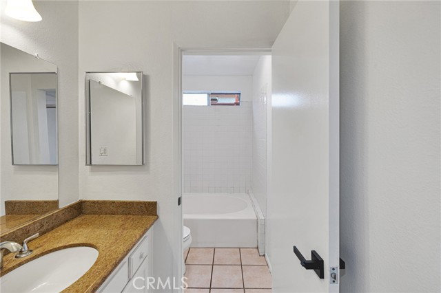Detail Gallery Image 10 of 16 For 1523 E Windsor Rd 103c,  Glendale,  CA 91205 - 2 Beds | 2 Baths