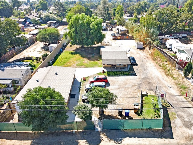 Detail Gallery Image 13 of 13 For 11038 Holmes Ave, Jurupa Valley,  CA 91752 - 4 Beds | 2 Baths